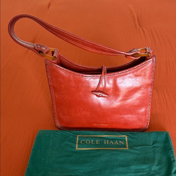 Cole Haan Handbags - Cole Haan Neo Vintage early 2,000’s Leather Shoulder Bag